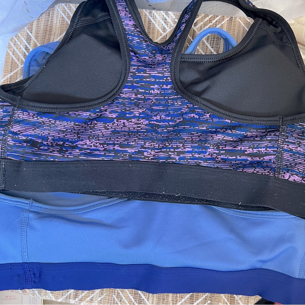 Nike Pro Sports Bras. FREE SHIPPING - Picture 3 of 3